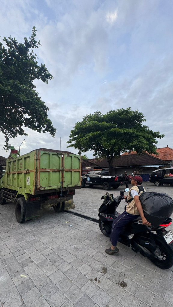 Mendapat Apresiasi Warga, Kelurahan Kapal Perluas Layanan Drive-Thru Sampah Menjadi 3 Titik dan Terapkan Jadwal Baru