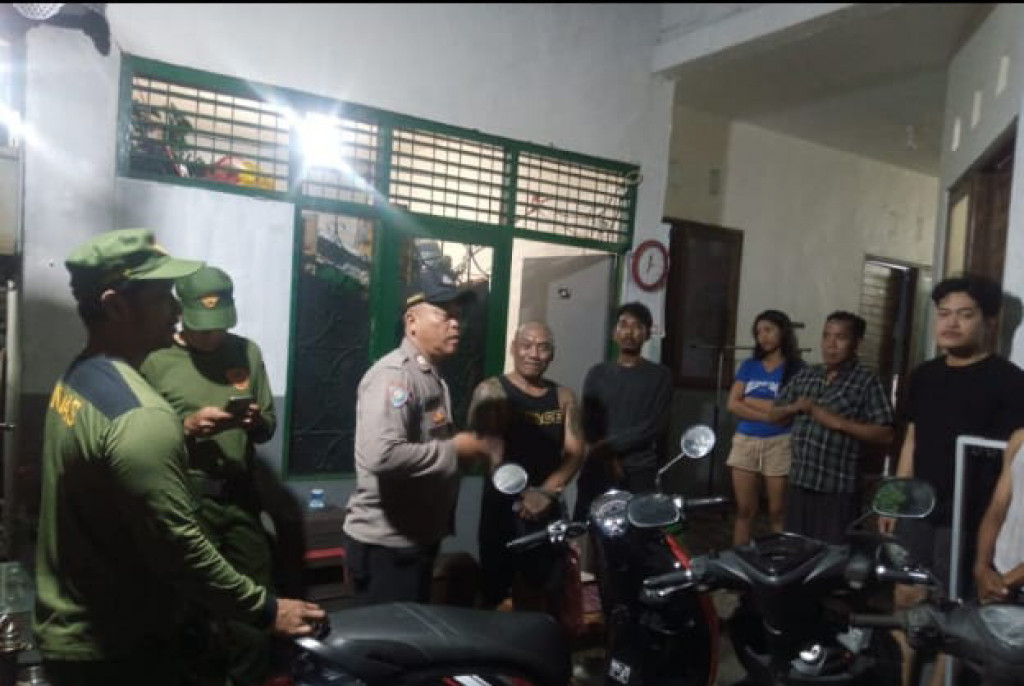 Giat pelaksanaan sidak penduduk pendatang guna antisipasi terjadinya kerawanan kejahatan demi terjaganya ketentraman dan ketertiban di wilayah Kelurahan Sempidi.sabtu 18 oktober 2025