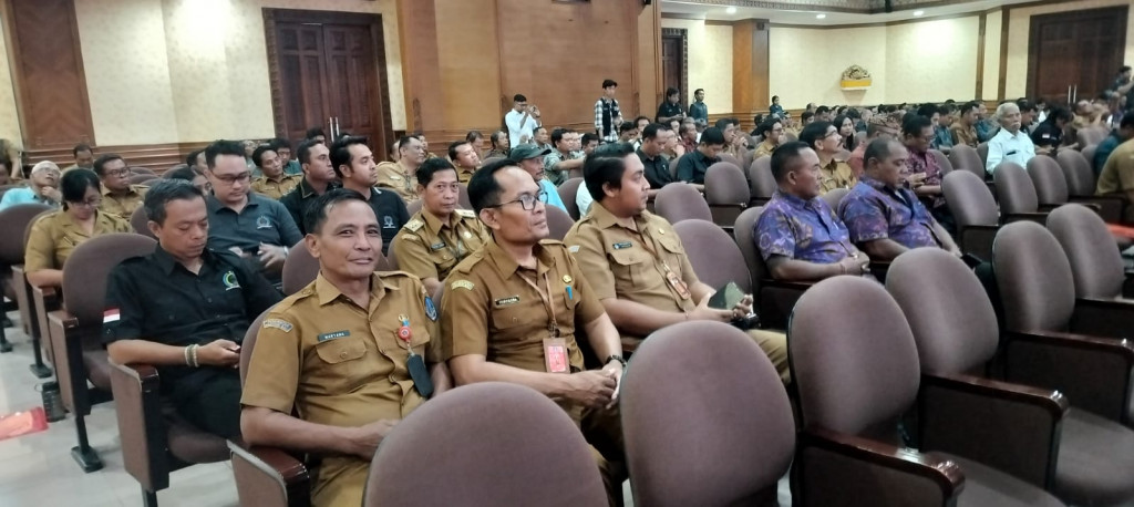 Acara Pelantikan Pengurus DPD LPM Kab.Badung dan Bimtek Kelembagaan LPM Desa/Kelurahan Kabupaten Badung di Ruang Kerta Gosana Puspem Badung. Senin,29 September 2025