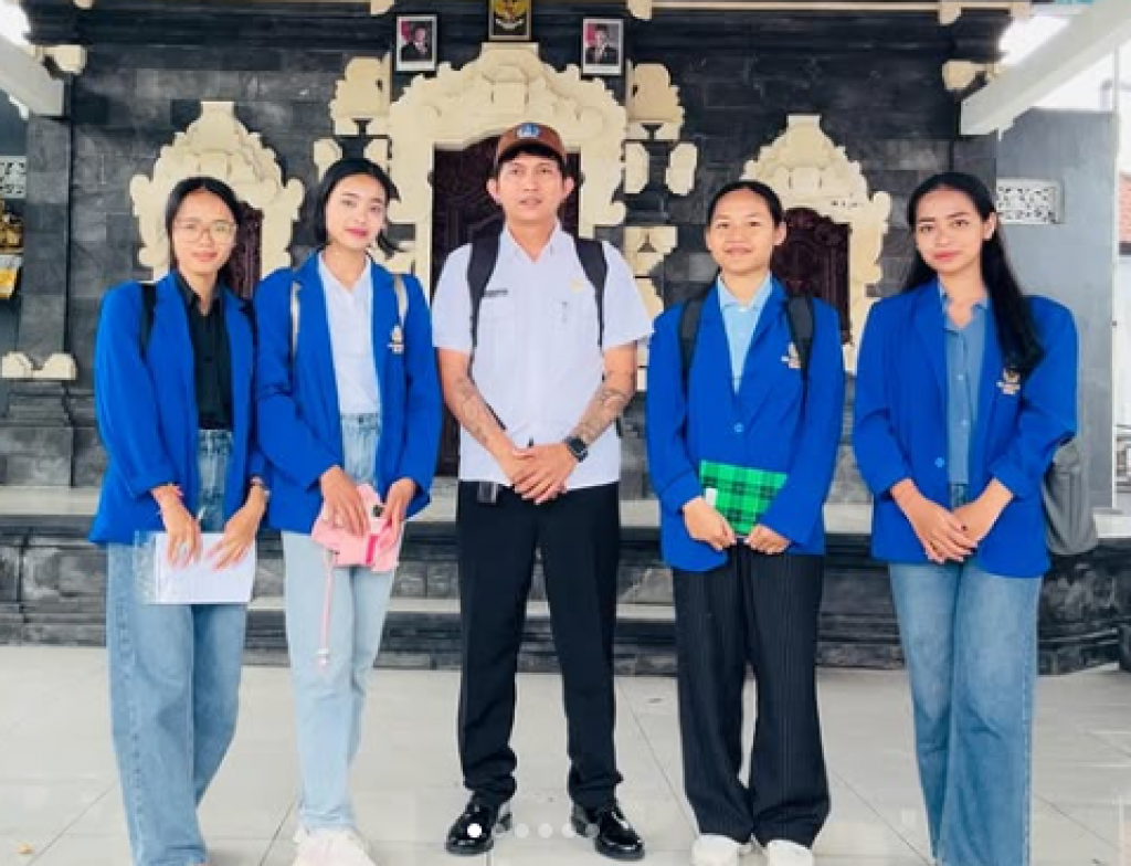Kunjungan Universitas Warmadewa dalam rangka pengolahan sampah