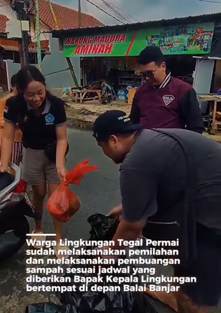 Melaksanakan pemantauan pengelolaan sampah residu di Lingkungan Tegal Permai.