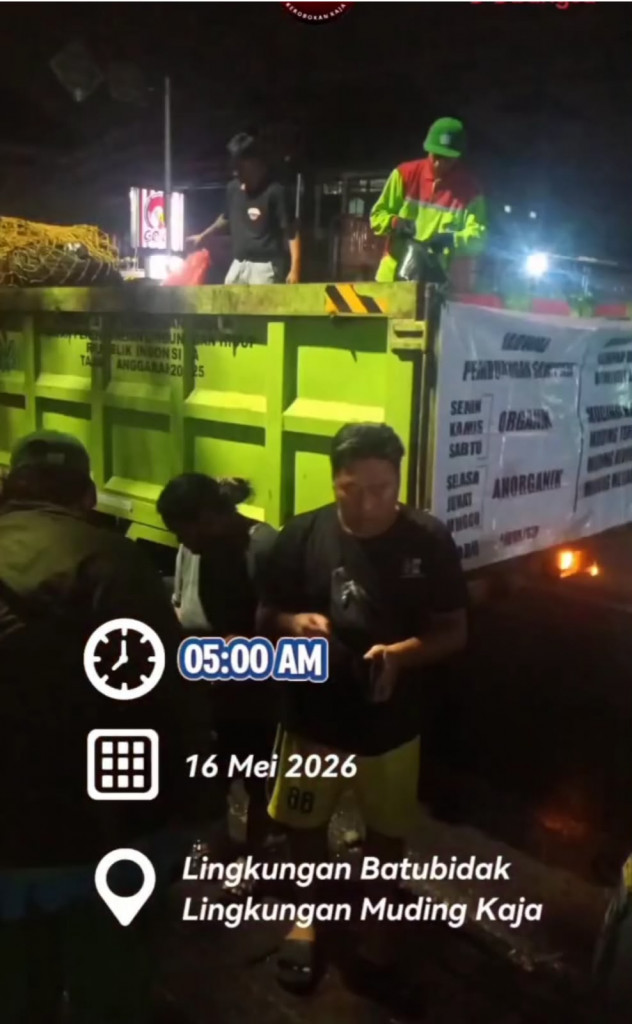 Pemantauan pembuangan sampah organik di wilayah Kelurahan Kerobokan Kaja meskipun ditengah cuaca hujan.