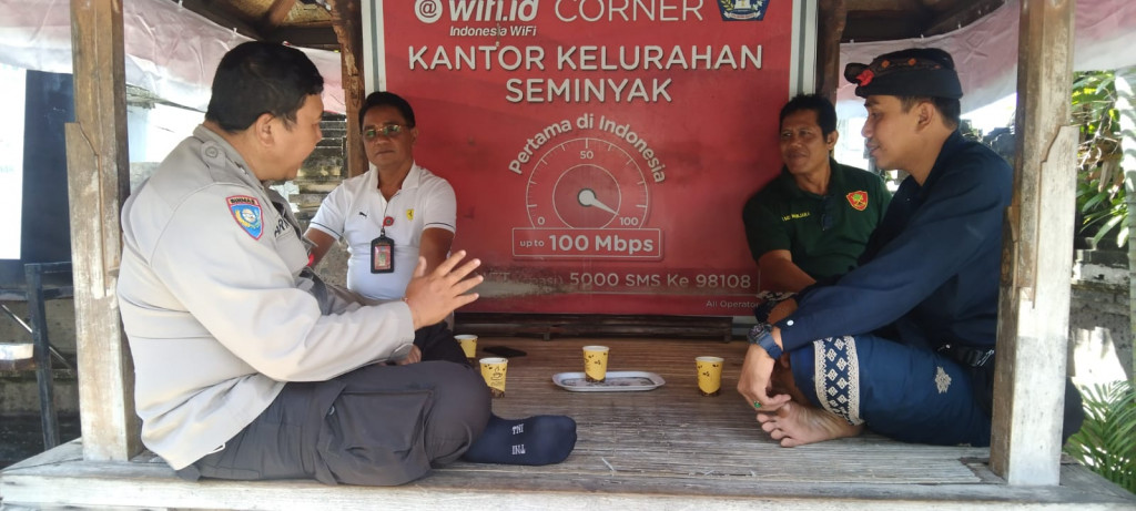Monev di Kelurahan Seminyak