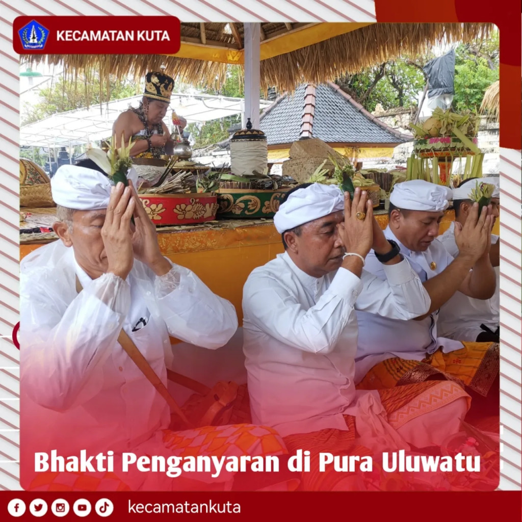 Bhakti Penganyaran di Pura Uluwatu