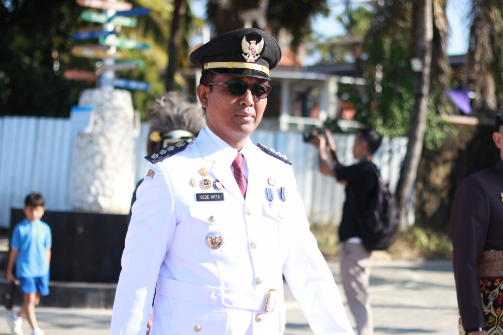 Kecamatan Kuta Selatan Gelar Upacara Penurunan Bendera di Pulau Nusa Dharma, Dipadukan dengan Parade Budaya Nusantara