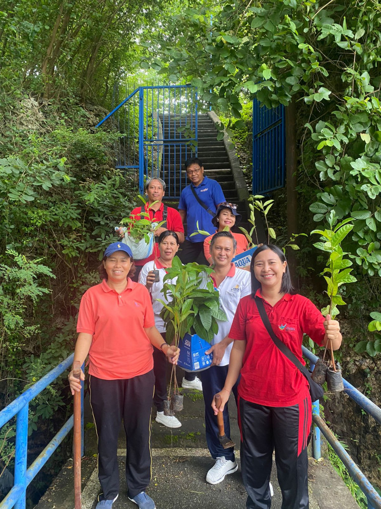 Penanaman pohon di Taman Gumi Banten Kuta Selatan yang dilaksanakan Kaeryawan Pemerintah Kecamatan dan UPT Balai Penyuluh Pertanian (BPP) Kuta Selata dengan jenis tanaman Mangga, Sukun, Nangka, Cabebuya dan Ketapang kencana Total tanaman yg ditanam sebany