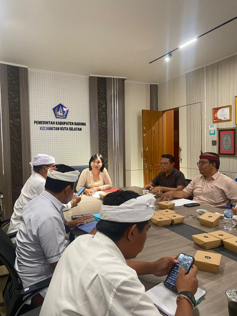 Pemerintah Kecamatan Kuta Selatan melaksanakan rapat persiapan pelaksanaan Evaluasi APBDes Induk 2026