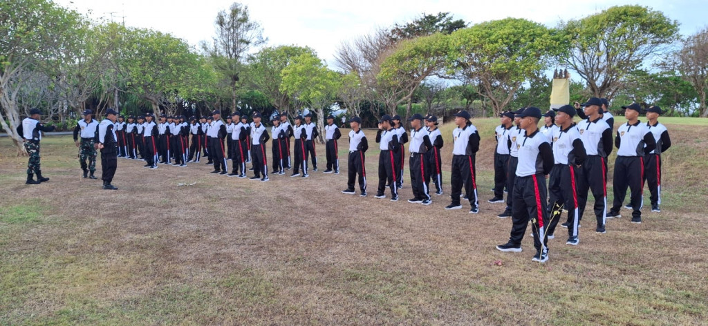 Latihan Paskibra Kecamatan Kuta Selatan di Peninsula ITDC Nusa Dua