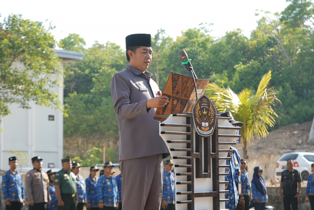 Upacara Memperingati Hari Sumpah Pemuda ke-97 bertempat di SMKN 2 Kuta Selatan