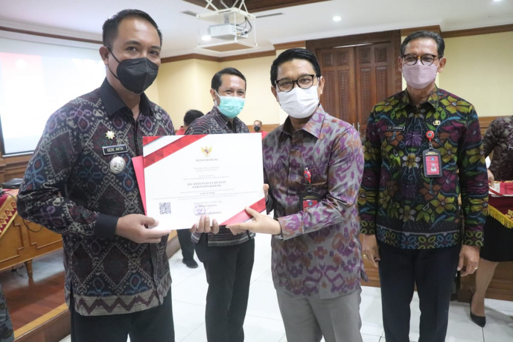 Kecamatan Kuta Selatan meraih predikat dengan karagori SANGAT BAIK sebagai Perangkat Daerah  penyelenggara pelayanan publik di Kabupaten Badung.