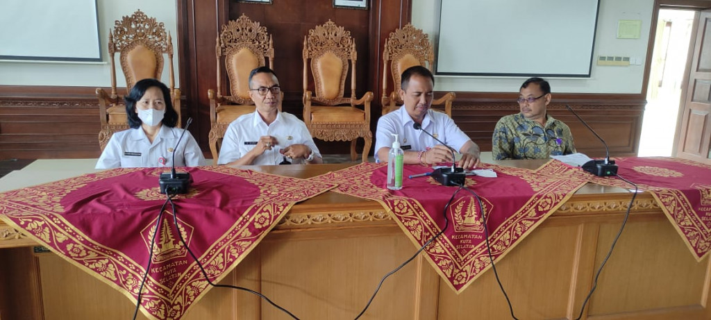 Perjanjian Kerja Sama antara Pemerintah Kabupaten Badung yang diwakili Camat Kuta Selatan dengan Fakultas Pertanian Universitas Udayana dalam rangka pemanfaatan bersama aset milik Universitas Udayana sebagai Taman Keanekaragaman Hayati/Taman Gumi Banten.