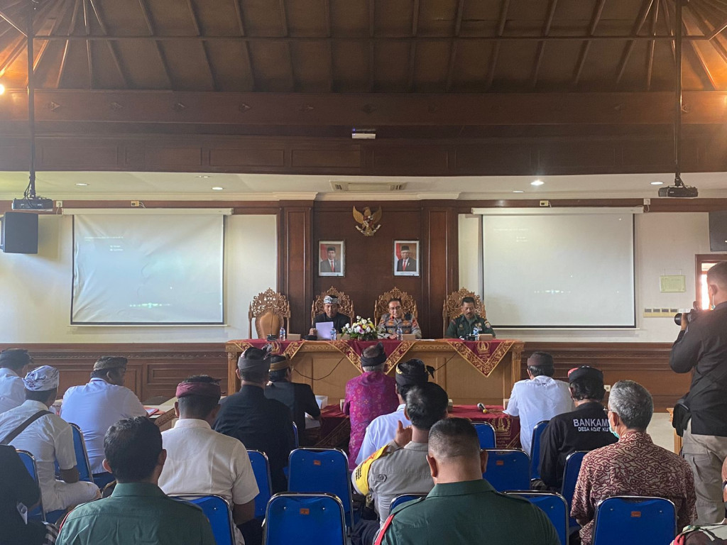 Kegiatan Sosialisasi dan Koordinasi dalam rangka menjaga situasi kamtibmas yang aman, damai dan kondusif selama rangkaian pelaksanaan G20 di Kecamatan Kuta Selatan.