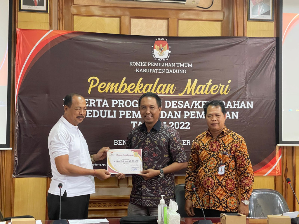 Pembekalan Materi  Peserta Program Desa/Kelurahan Peduli Pemilu dan Pemilihan Tahun 2022 berlokasi di Kantor Kelurahan Benoa
