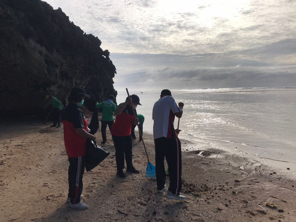 Kecamatan Kuta Selatan kembali menyelenggarakan Kegiatan Bersih-Bersih Pantai secara serentak