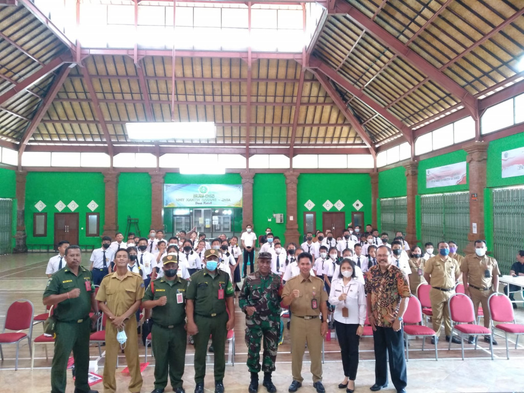 Kecamatan Kuta Selatan melaksanakan kegiatan Pembinaan terkait dengan Kerawanan Sosial di Wantilan Rangdu Kriya Mandala Desa Kutuh