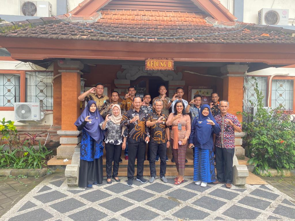 Kecamatan Kuta Selatan yang diwakili oleh Kasi Ekonomi dan Pembangunan menerima Kunjungan dari Kecamatan Jombang, Kota Cilegon