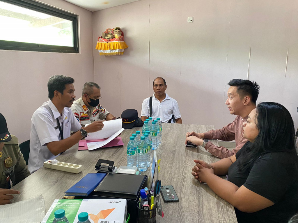 Trantib Kecamatan Kuta Selatan Bersama Satpol PP BKO Kuta Selatan Menindaklanjuti Pengaduan Masyarakat Di Desa Pecatu