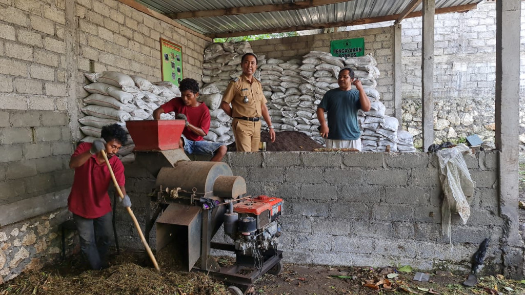 Camat Kuta Selatan Meninjau Langsung TPS 3R Tangkas Karya Mandiri dan TPS 3R Tunjung Mas Kelurahan Benoa