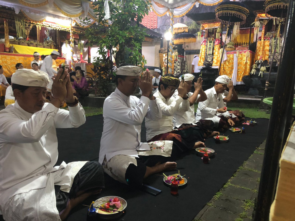 Piodalan Dadia Pasek Gaduh, Celuk, Desa Adat Bualu, Kelurahan Benoa