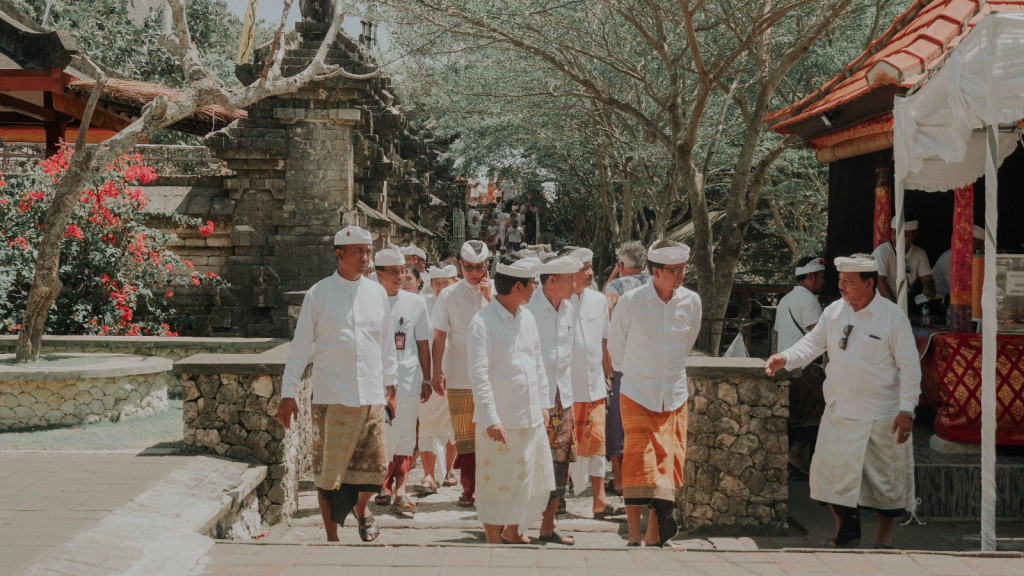 Puja Wali Pura Luhur Uluwatu nemoning Anggara Kasih Medangsia