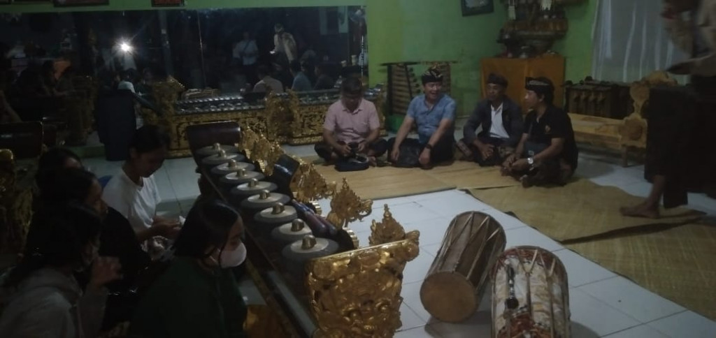 Pembinaan Gong Kebyar Wanita  Asti Pradnyaswari Duta Kecamatan Kuta Selatan