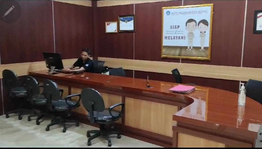 KUMIS BIMA (Kuta Selatan Weekand Service Pelayanan Prima) hadir hari ini setiap hari sabtu guna memberikan pelayanan administrasi kepada warga kecamatan kuta selatan, silahkan dimanfaatkan layanan kami