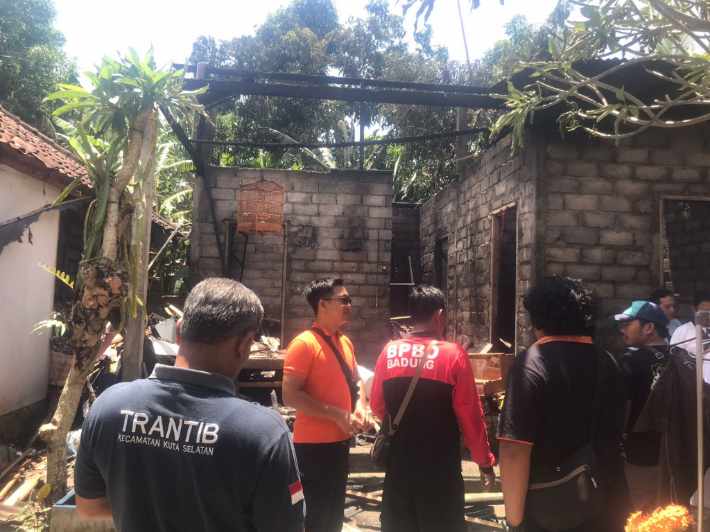 PERJAKA (Patroli Jaga Kota) Kecamatan Kuta Selatan patroli wilayah pengendalian penduduk non permanen dan penanganan pasca musibah Kebakaran bersama BPBD Kebakaran Kabupaten