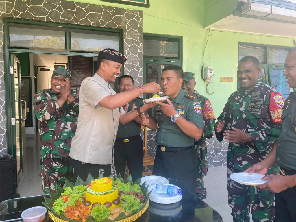Camat Kuta Selatan hadir di Koramil 1611-08 serangkaian HUT TNI  Tahun 2023   "TNI Patriot NKRI: Pengawal Demokrasi untuk Indonesia Maju"
