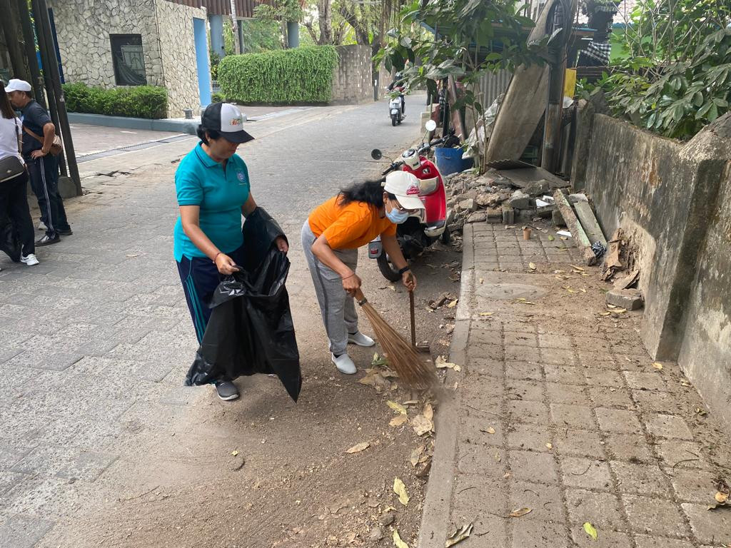 GERTAK Jumat Kuta Selatan Bersih, hari ini Kegiatan kebersihan lingkungan yang dilaksanakan kecamatan Kuta Selatan dengan Kelurahan Jimbaran berlokasi  di jalan pantai Muaya Jimbaran