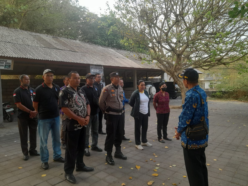 Pendataan dan Pengendalian penduduk non permanen di Kelurahan Tanjung Benoa dan Kelurahan Jimbaran