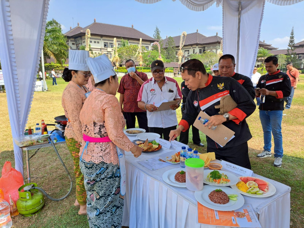 Lomba Masak Serba Ikan Duta Kecamatan Kuta Selatan serangkaian HUT Mangupura yang ke 14