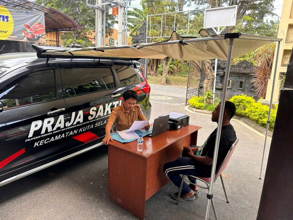 Layanan LIMOSSIN MPP DPTSP Kabupaten Badung dan PRAJA SAKTI GPP Kecamatan Kuta Selatan memberikan layanan di Kelurahan Tanjung Benoa