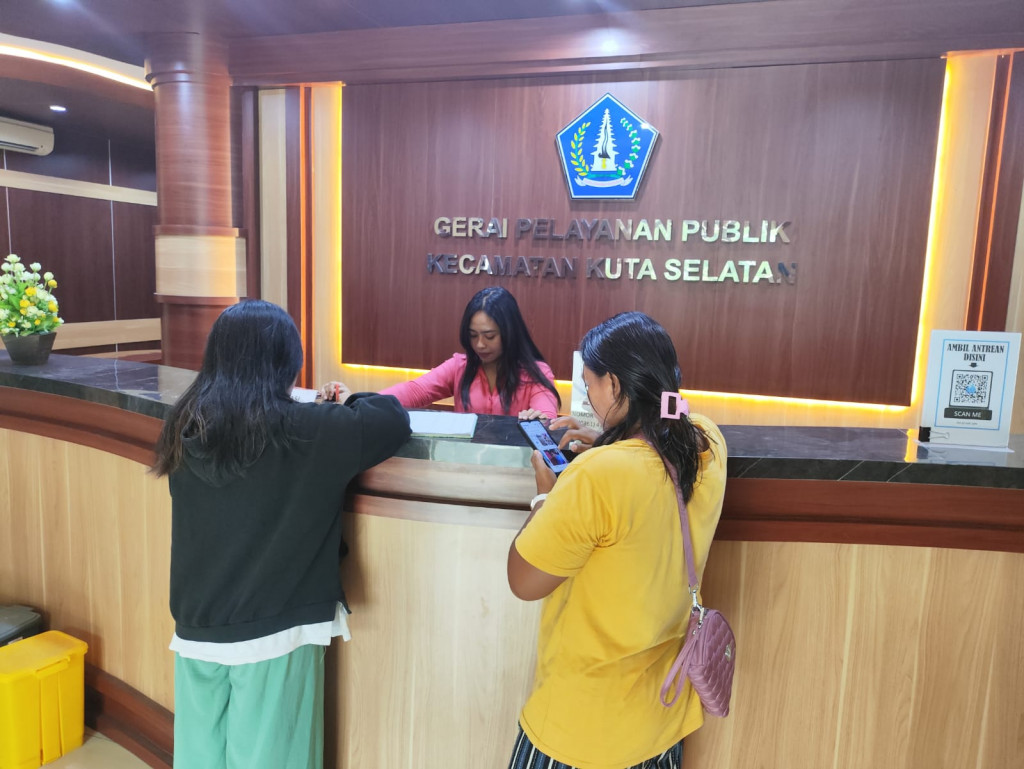 Pelayanan tambahan Hari Sabtu KUMIS BIMA Kecamatan Kuta selatan hadir untuk mewujudkan layanan yang mudah, unggul, inovatif dan berintegritas