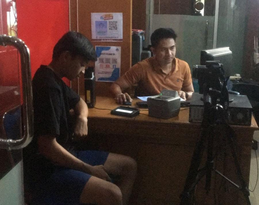 KUMIS BIMA adalah sebuah inovasi layanan mandiri Kecamatan Kuta Selatan Di Gerai Pelayanan Publik (GPP) yang dilaksanakan setiap sabtu,  kami berkomitmen memberikan pelayanan yang yang terbaik buat masyarakat