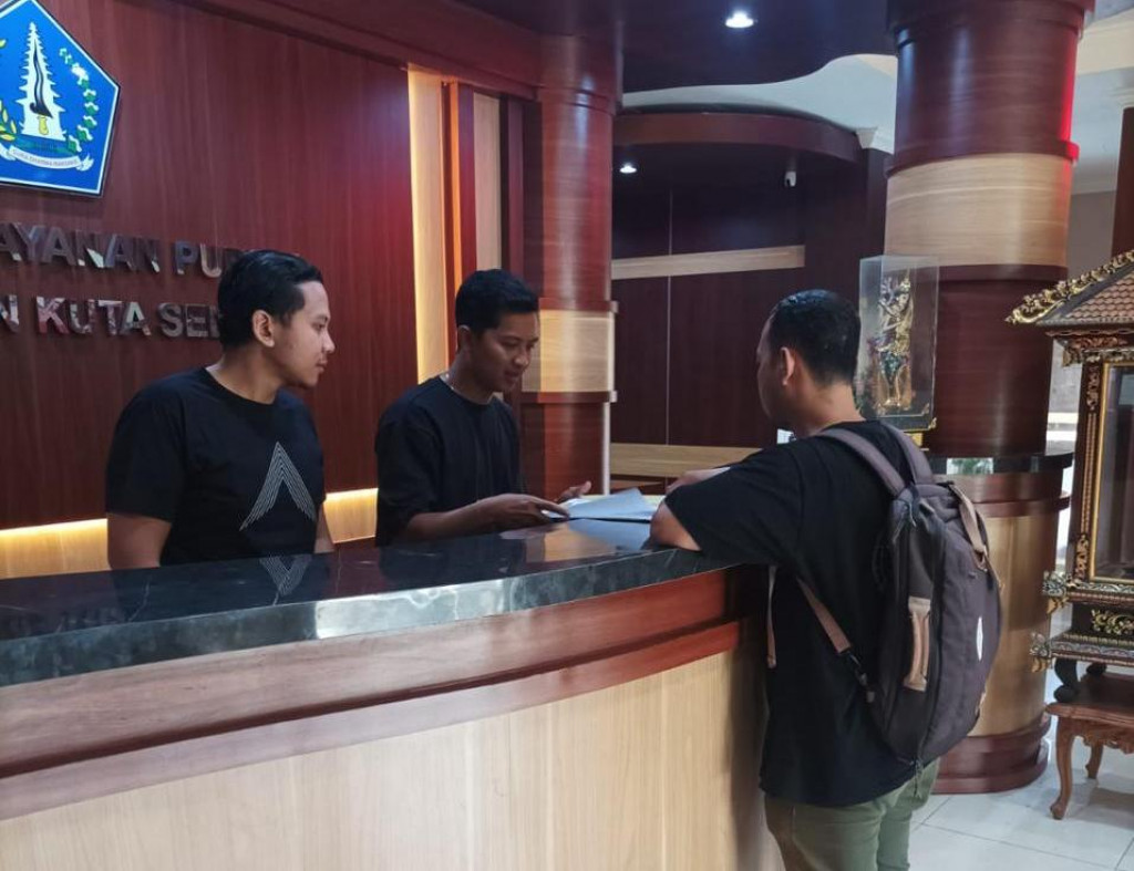 Layanan inovasi KUMIS BIMA Kecamatan Kuta Selatan , melayani  masyarakat setiap hari Sabtu