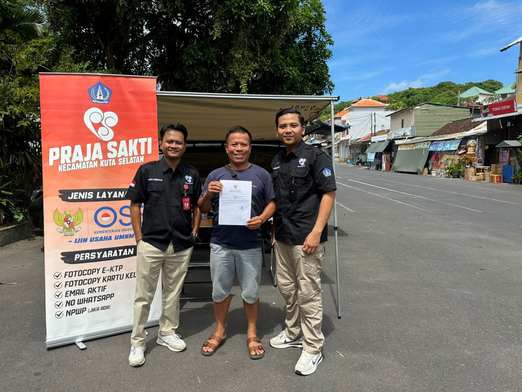 Layanan mandiri Mobil Praja Sakti Kecamatan Kuta Selatan hari ini memberikan layanan PATEN OSS di Sentral Nusa Dua - Kelurahan Benoa