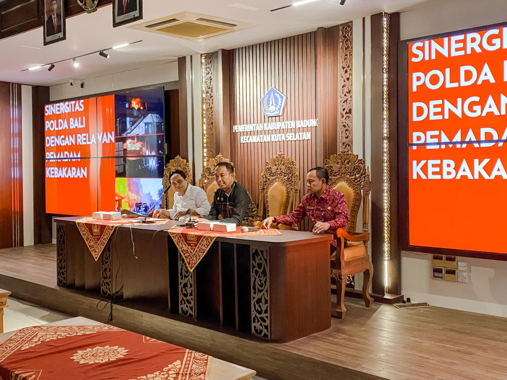 Sinergisitas Polda Bali dengan Relawan Pemadam Kebakaran Kuta Selatan dalam rangka mensykseskan kegiatan WWF 2024