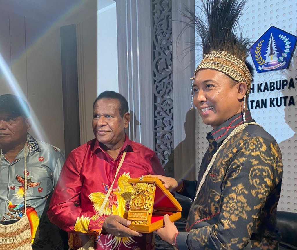 Kunjungan Kerja Pemerintah Kabupaten Mappi Provinsi Papua Selatan Yang dipimpin oleh Asisten Pemerintahan bersama seluruh Camat dalam rangka replikasi inovasi Pemerintah Kecamatan Kuta Selatan