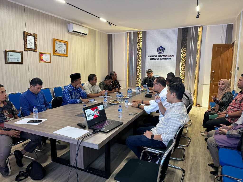 Kunjungan Kerja DPRD Pemerintah Kabupaten Barru Provinsi Sulawesi Selatan dalam rangka optimalisasi pengolahan sampah dan pengelolaan wilayah pesisir