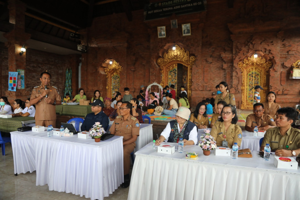 Fasilitasi Kegiatan Pemantauan dan Evaluasi atas Pelaksanaan Intervensi Serentak dari Kemenko PMK dan Kementrian Desa bertempat di Banjar Kertha Lesari