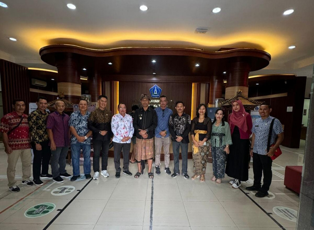 Kunjungan Kerja Pemerintah Kecamatan  Singkawang Barat Kota Singkawang Kalimantan Barat tentang Pembangunan Zona Integritas di Kecamatan Kuta Selatan