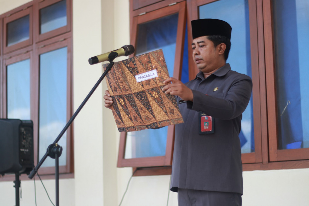 Upacara Bendera Memperingati Hari Sumpah Pemuda Bertempat di SMAN 3 Kuta Selatan