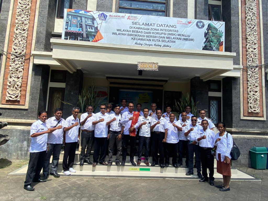 Kunjungan Kerja Camat Se Kabupaten Sumba Timur ke Pemerintah Kecamatan Kuta Selatan dalam rangka Studi tiru Inovasi Berdampak dan tata laksana penyelenggaraan pemerintahan berbasis publik Service