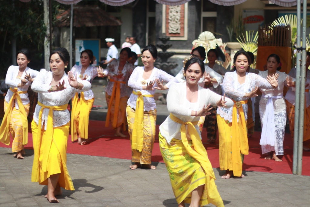 Purnama kapat, karya wraspati kalpa alit lan pedudusan alit padmasana kantor camat kuta selatan sane kapuput olih ida pandita mpu vaidaka