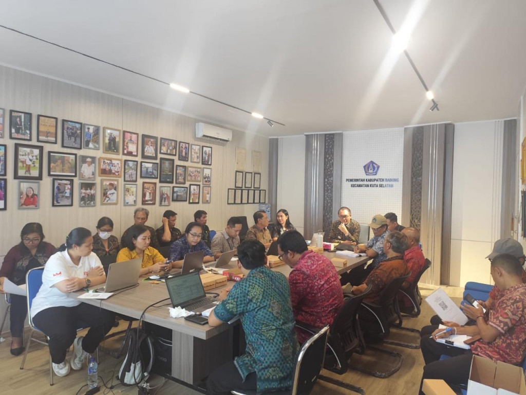 Dorong Transparansi dan Akuntabilitas, Evaluasi APBDes Perubahan 2025 Desa Kutuh, Ungasan, dan Pecatu Dilaksanakan di Kuta Selatan