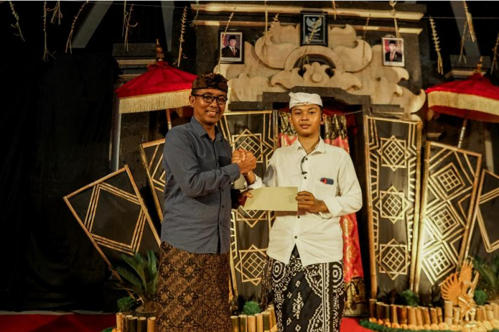 Peringatan HUT Yowana Kencana Pondok Kampial Kelurahan Benoa