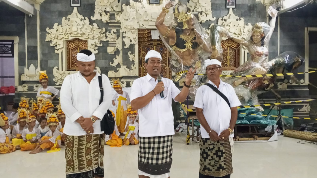 Camat Kuta Utara Hadiri Piodalan di Pura Bhagawan Penyarikan
