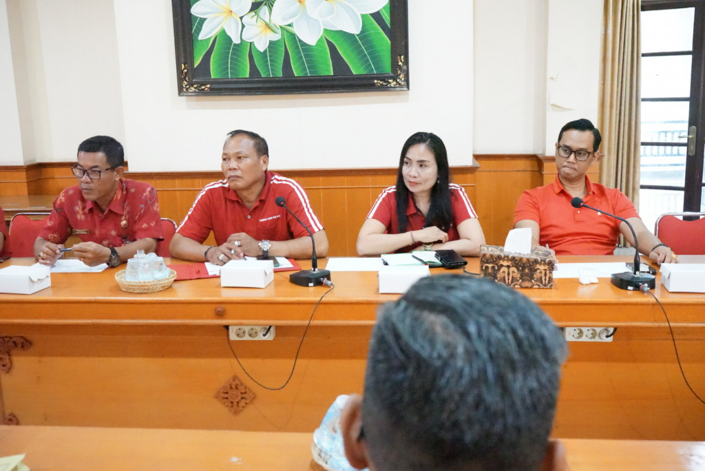 Pembinaan BUMD dari Tim Monev Pemkab. Badung di Perumda Pasar Dan Pangan MGS