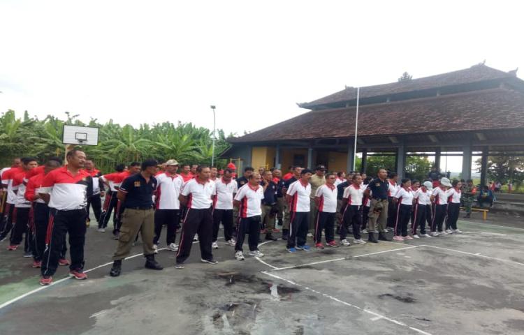 Bapak Camat Abiansemal beserta seluruh staf kecamatan abiansemal mengikuti kegiatan krida bersama di Polsek Abiansemal