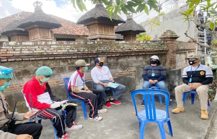 Monitoring tes rapid di Desa Darmasaba